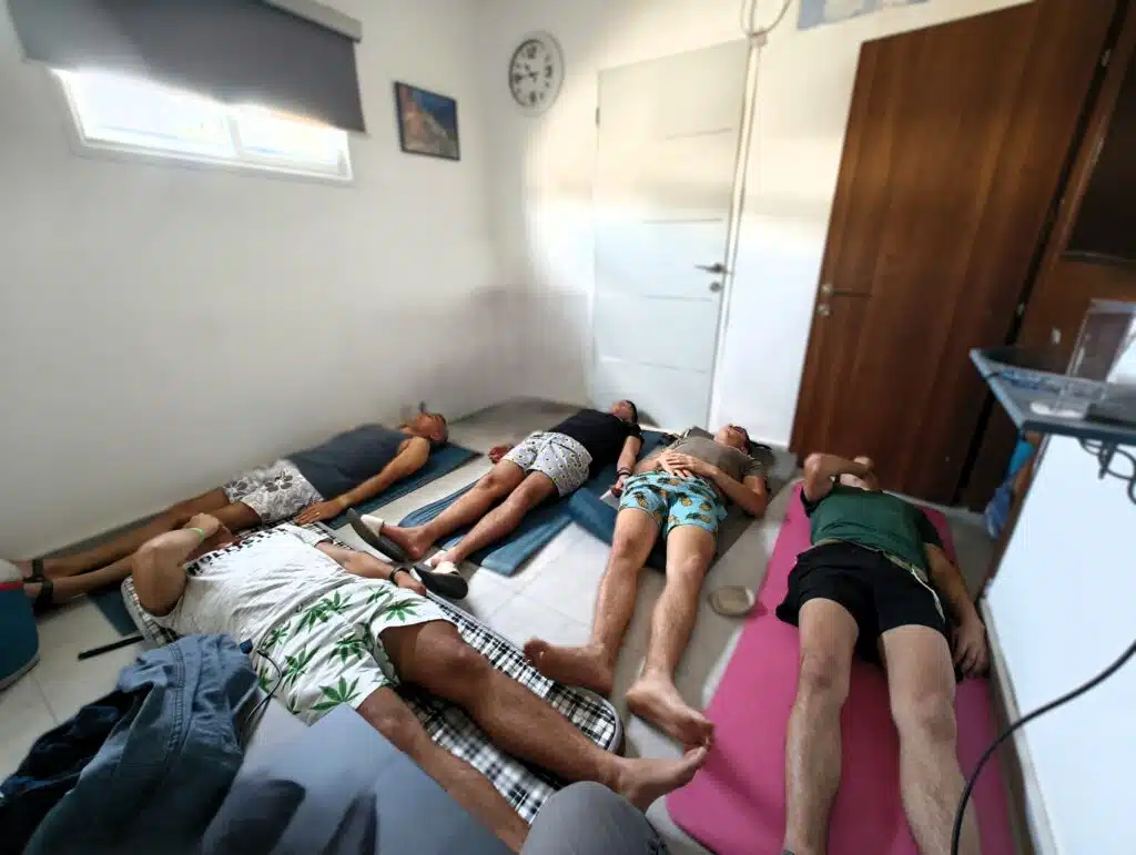 תרגול עצירת נשימה בקורס צלילה חופשית